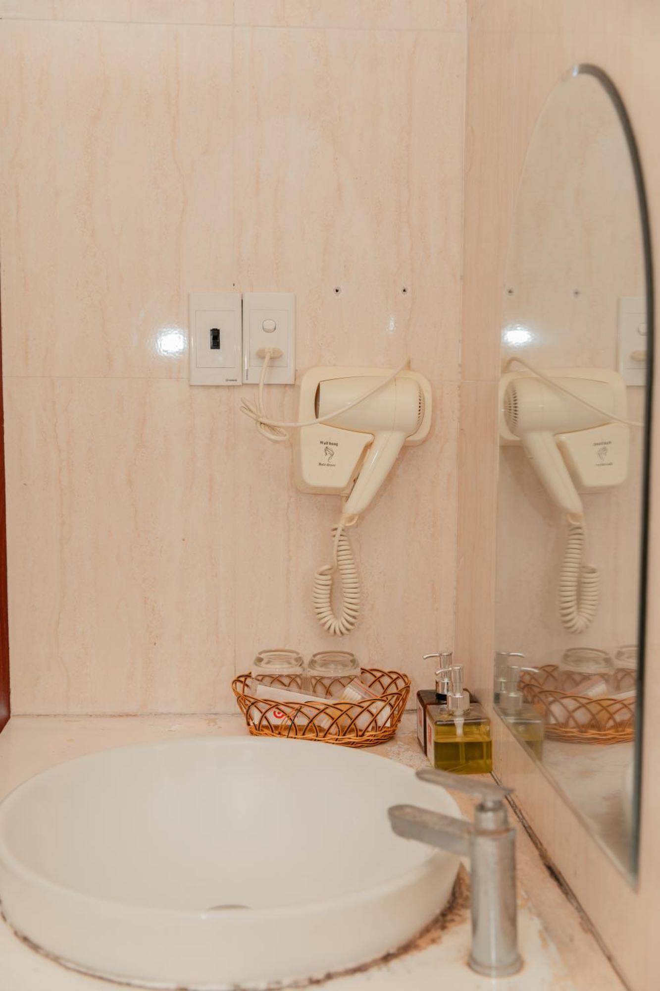 Khach San Son Thinh Hotel Vung Tau Exteriör bild