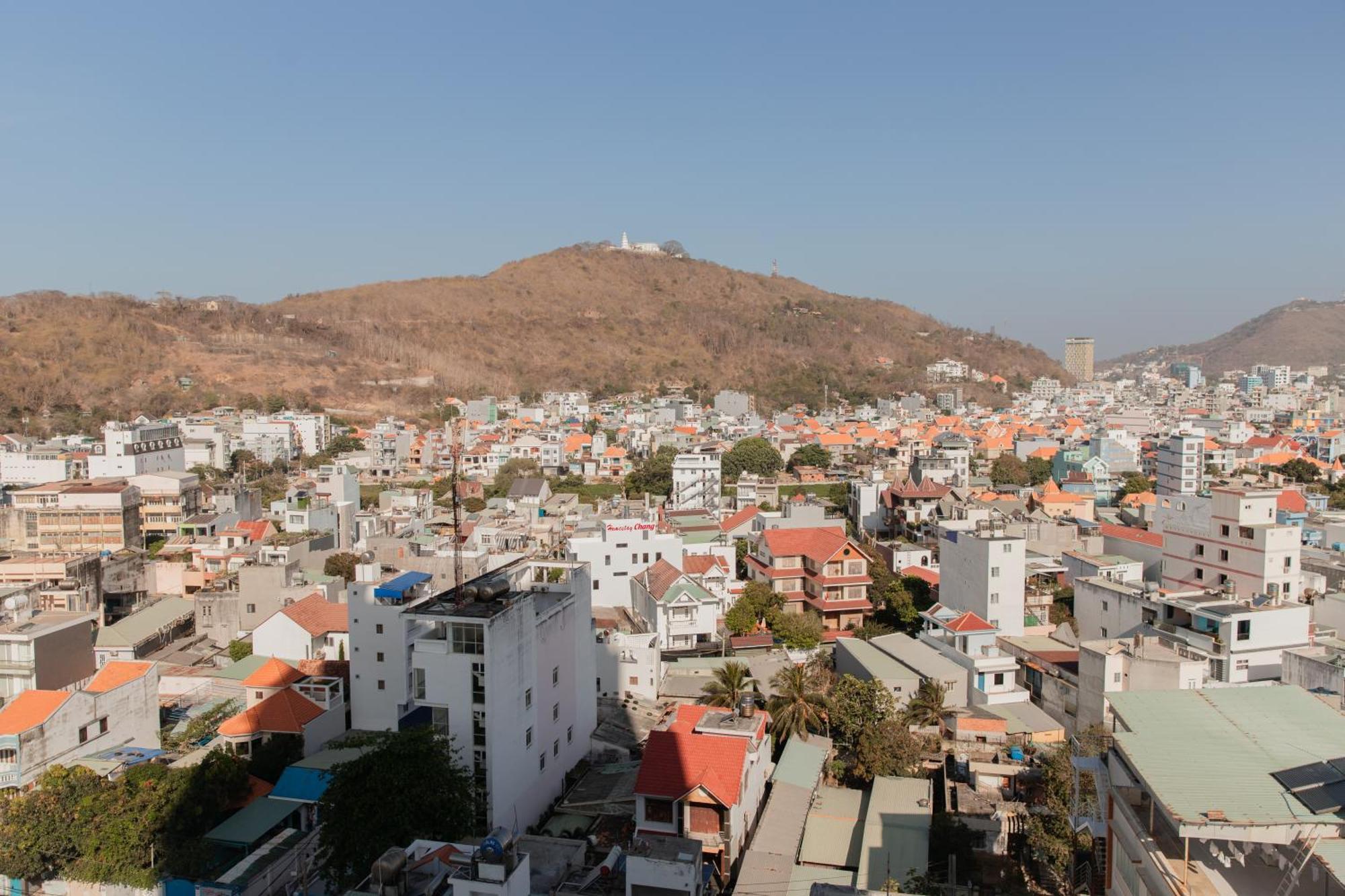 Khach San Son Thinh Hotel Vung Tau Exteriör bild